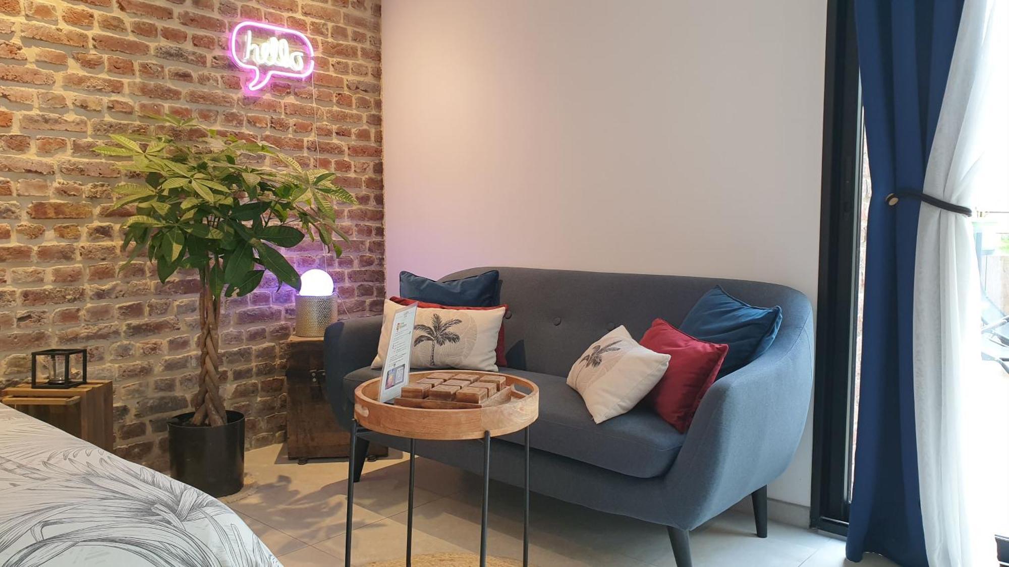 Gary Suite - Studio Cosy, Spa Et Jardin Privatif A 4 Min De Cambrai Awoingt Esterno foto