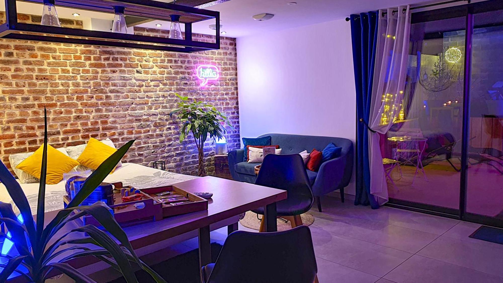 Gary Suite - Studio Cosy, Spa Et Jardin Privatif A 4 Min De Cambrai Awoingt Esterno foto